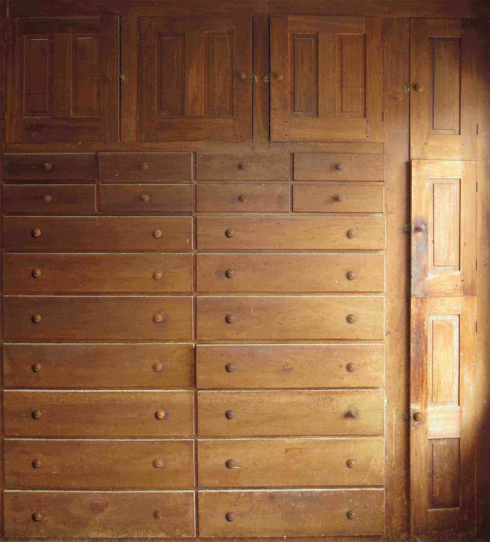 Built-in Case of Drawers and Cupboards